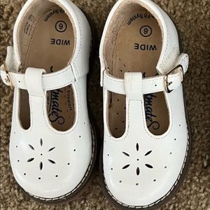 FootMates Little Girl Mary Jane Shoes White